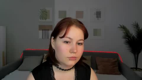 mialacrice online show from May 18, 6:08 am