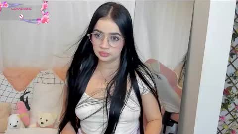 Snapshot of miamaiha chatting on October 10, 1:32 am mia 600am-1000am Colombia time online show from October 10, 1:32 am