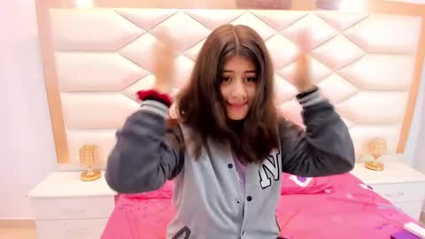 Sweetie Mia online show from February 27, 12:23 pm