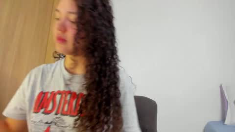 Mia Rouse online show from May 11, 7:00 pm