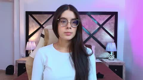 Snapshot of miasilverr chatting on October 14, 7:16 pm Mia online show from October 14, 7:16 pm