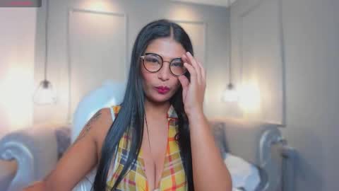 Mia  online show from March 4, 3:02 am