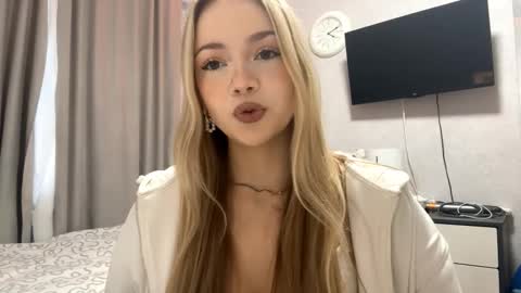 Milana online show from February 4, 12:08 pm