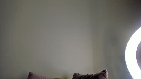 Snapshot of miavillalobos_ chatting on December 20, 11:10 am Mia Villalobos online show from December 20, 11:10 am