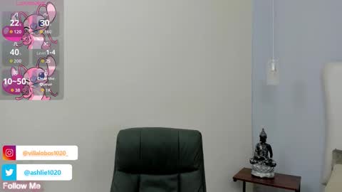 Snapshot of miavillalobos_ chatting on October 17, 12:08 pm Mia Villalobos online show from October 17, 12:08 pm