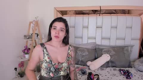 Snapshot of miavillalobos_ chatting on February 11, 6:22 pm Mia Villalobos online show from February 11, 6:22 pm