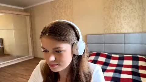 Mia online show from July 26, 10:12 am