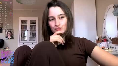 Emily online show from March 22, 2:23 pm