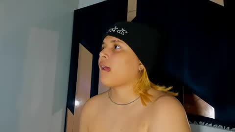 michell_rs online show from September 22, 4:55 am