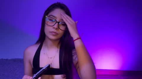 michellepetitte online show from April 17, 3:41 am