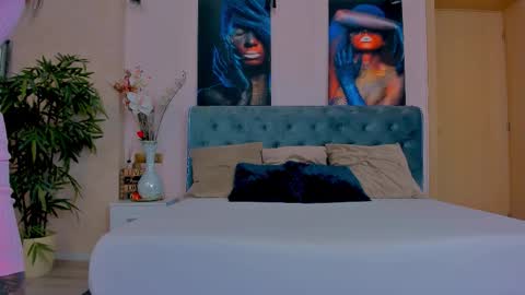 michellereys online show from September 8, 8:52 pm