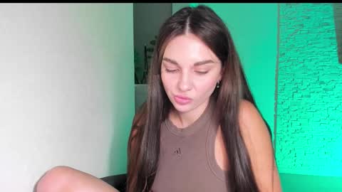 Snapshot of michelliibeautiful chatting on September 27, 3:52 pm Michellee online show from September 27, 3:52 pm