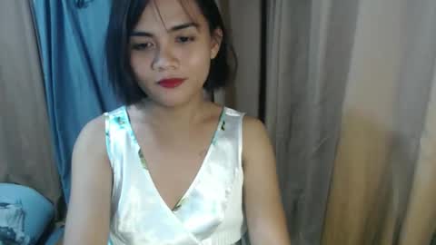 Snapshot of midnight_cravings143 chatting on October 18, 9:12 am terra online show from October 18, 9:12 am