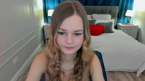 midnighteaura online show from January 17, 11:40 am