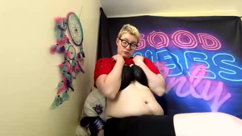 midnightmochi2 online show from May 3, 7:39 pm