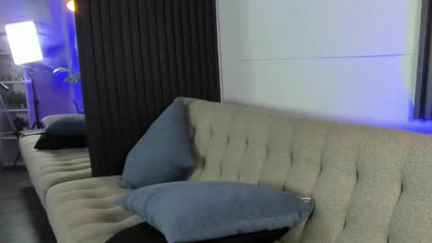 miia_deluxe_ online show from May 2, 1:53 am