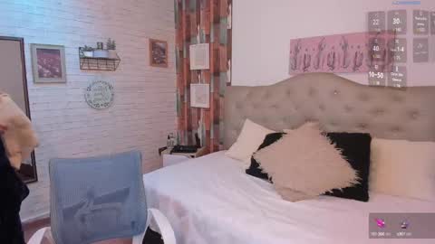 Mia Jhones online show from March 10, 2:28 am