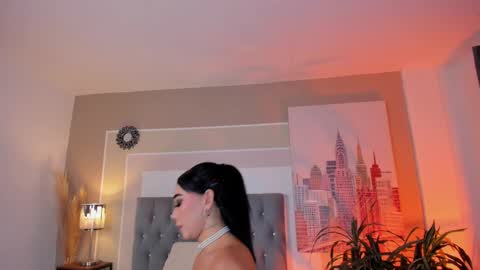 Snapshot of miia_smiith02 chatting on December 15, 12:28 pm luisa online show from December 15, 12:28 pm