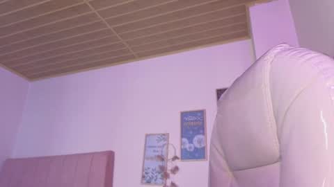 M I I A     online show from July 5, 8:47 pm