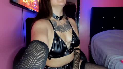 Snapshot of miis_sarah chatting on February 4, 6:17 pm Sarah online show from February 4, 6:17 pm