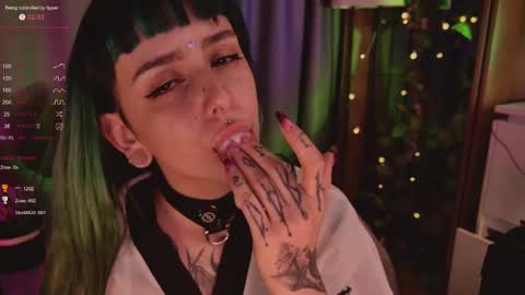 mika_moon_ online show from February 9, 9:26 am