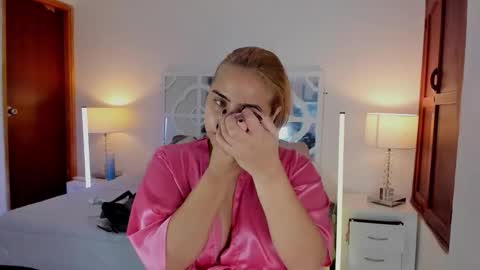 Mikaela blondie bigass online show from February 10, 1:25 pm