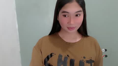 Snapshot of mikayla_slut chatting on October 1, 6:18 am Kyla online show from October 1, 6:18 am