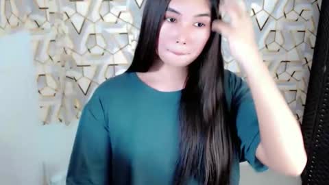 Snapshot of mikayla_slut chatting on October 18, 2:36 am Kyla online show from October 18, 2:36 am