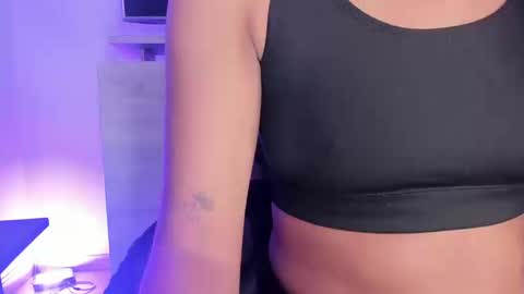 Snapshot of mikeyla_russo_ chatting on September 8, 2:27 pm Mikeyla online show from September 8, 2:27 pm