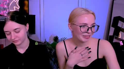 miki_ti online show from October 27, 1:06 pm