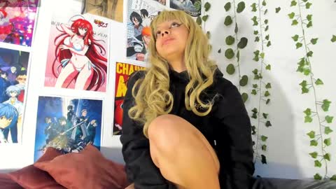 Snapshot of miku_katsuragi chatting on December 23, 3:07 am miku katsuragi online show from December 23, 3:07 am