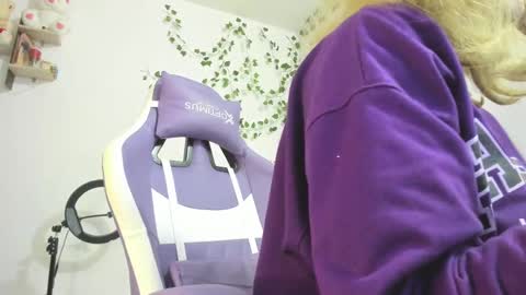 Snapshot of miku_katsuragi chatting on February 25, 4:35 am miku katsuragi online show from February 25, 4:35 am