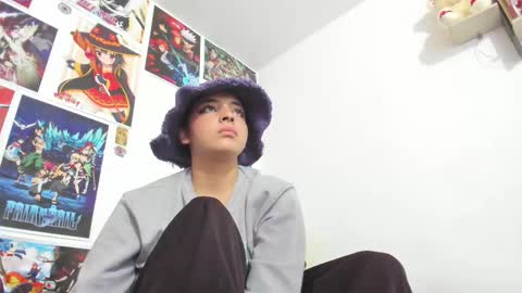 Snapshot of miku_katsuragi chatting on February 23, 2:35 am miku katsuragi online show from February 23, 2:35 am
