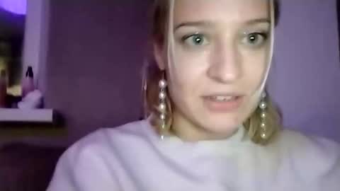 Snapshot of mila_420 chatting on October 4, 10:14 pm Mila 420 online show from October 4, 10:14 pm