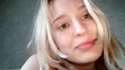 Snapshot of mila_420 chatting on October 18, 12:52 pm Mila 420 online show from October 18, 12:52 pm