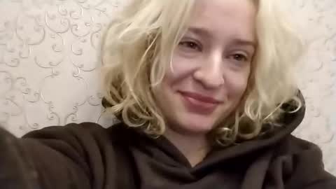 Snapshot of mila_420 chatting on September 10, 9:09 am Mila 420 online show from September 10, 9:09 am