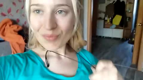 Snapshot of mila_420 chatting on September 24, 6:23 am Mila 420 online show from September 24, 6:23 am