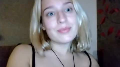 Snapshot of mila_420 chatting on October 12, 8:22 pm Mila 420 online show from October 12, 8:22 pm
