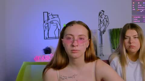 Snapshot of mila_glow chatting on September 22, 2:37 pm mila_glow online show from September 22, 2:37 pm