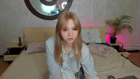 Snapshot of mila_kinor chatting on January 27, 4:41 am mila_kinor online show from January 27, 4:41 am