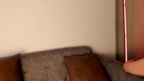     online show from November 17, 7:36 pm