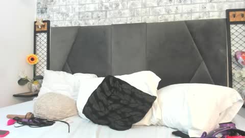 mila online show from October 31, 4:00 pm