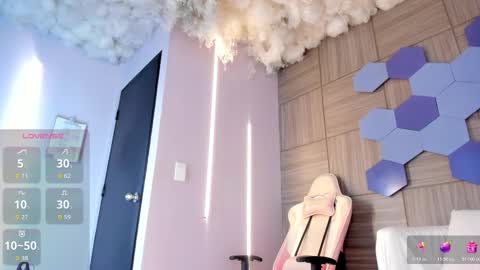    online show from January 18, 10:22 am