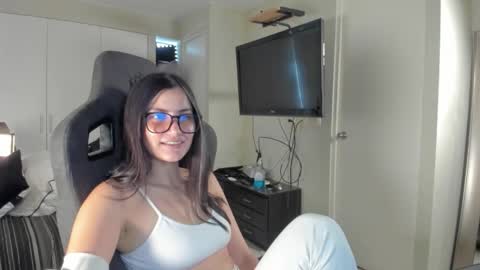 milah1 online show from March 4, 4:46 pm