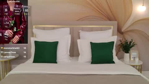 milaleoneli online show from March 8, 3:16 pm