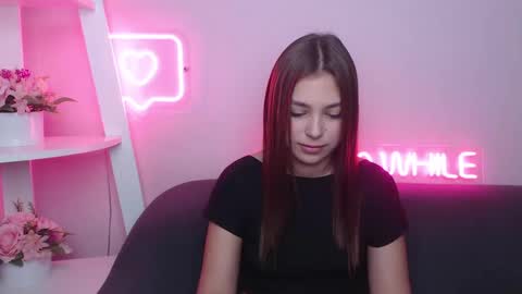 milanaangelas online show from February 18, 6:15 am