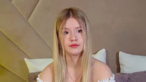 MilanaBalmain online show from January 19, 5:47 am