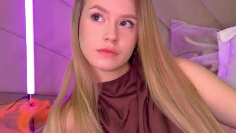 MilanaBalmain online show from October 25, 4:31 am