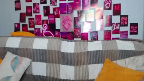 milanaroz online show from February 11, 5:47 am