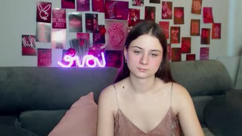 milanaroz online show from November 16, 6:04 am